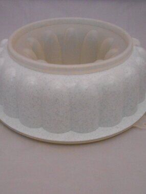 Tupperware Speckled Gray Bundt Cake Pan/Jello Mold, 3 Piece Set, Baking, Storage